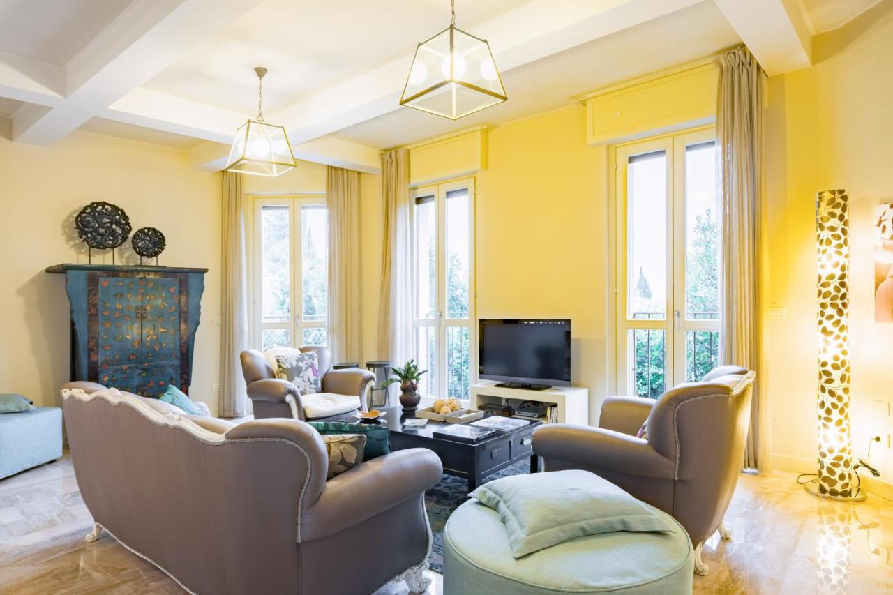 Residenza Al Vittoriale - By Host4U Apartment การ์โดเน ริเวียรา ภายนอก รูปภาพ