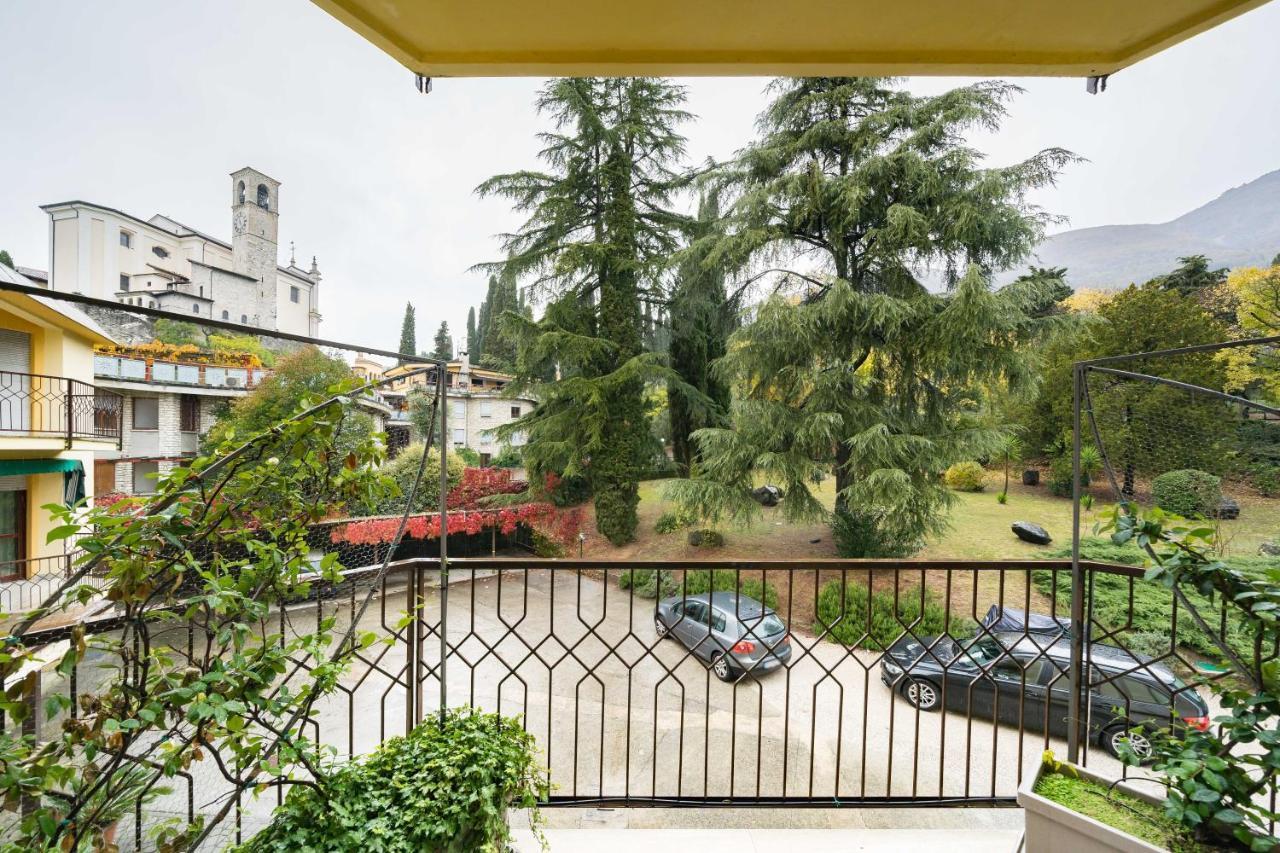 Residenza Al Vittoriale - By Host4U Apartment การ์โดเน ริเวียรา ภายนอก รูปภาพ