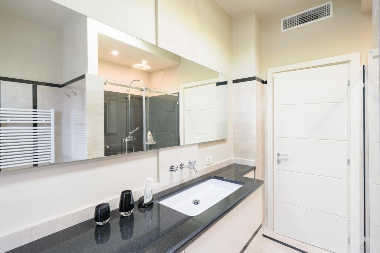 Residenza Al Vittoriale - By Host4U Apartment การ์โดเน ริเวียรา ภายนอก รูปภาพ