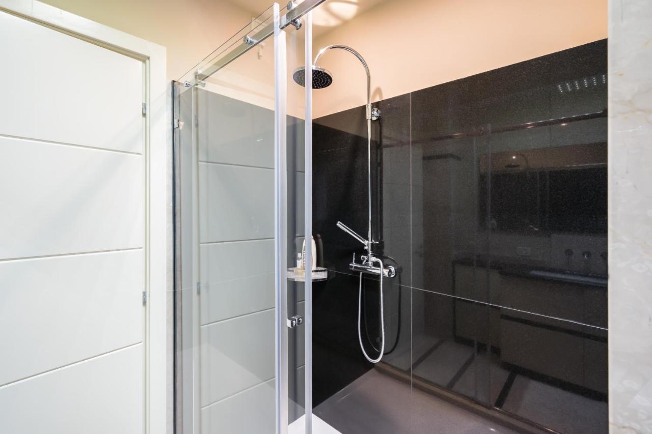 Residenza Al Vittoriale - By Host4U Apartment การ์โดเน ริเวียรา ภายนอก รูปภาพ